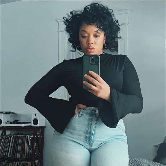 Meet your Posher, Tina - Picture 1 of 1